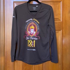 NWOT RunDisney evil Queen Wine Dine 13.1 shirt S